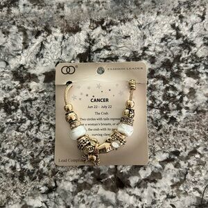 NWT Horoscope Gold Charm bracelet